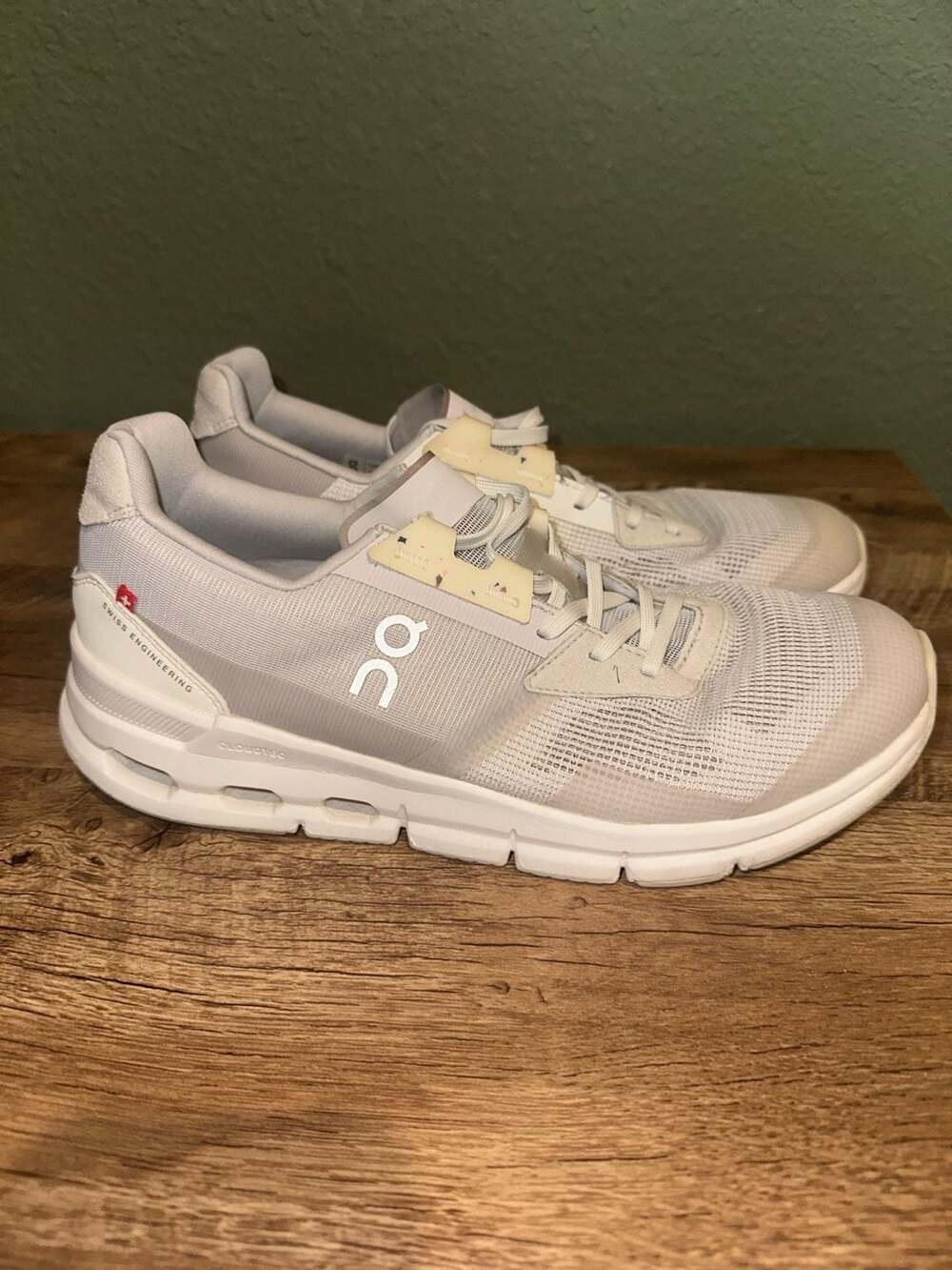 On Cloudrift Running Shoes White Frost Ivory - Picture 2 of 10